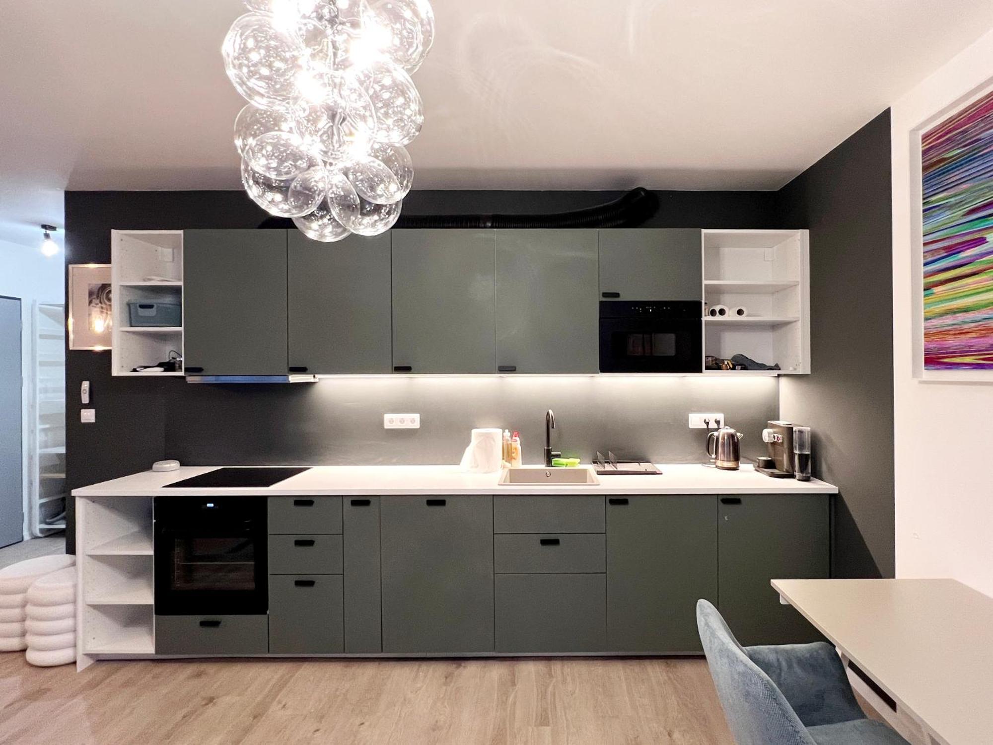 Skyline Flat Near City Center By Richies * Bratislava