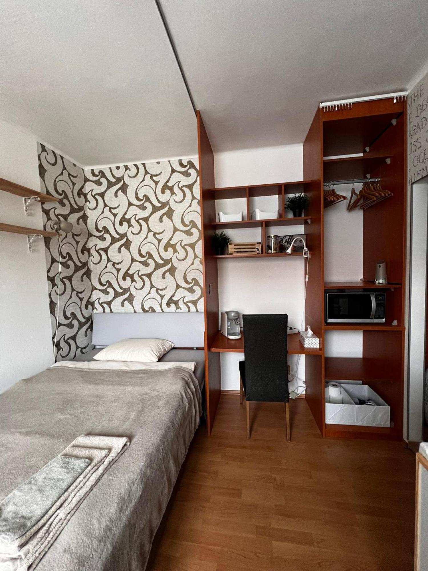 Petite Urban Oasis Apartment *
