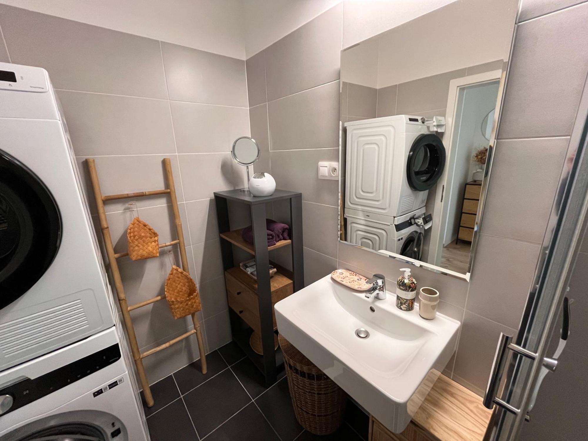 V Meste Apartment