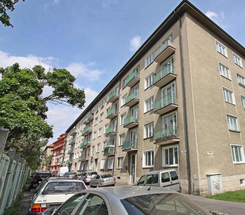 Apartment Bu Private In *