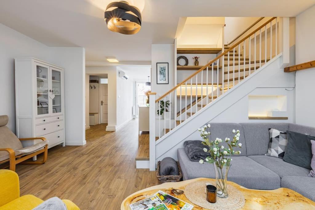 Urban Oasis Apartment *