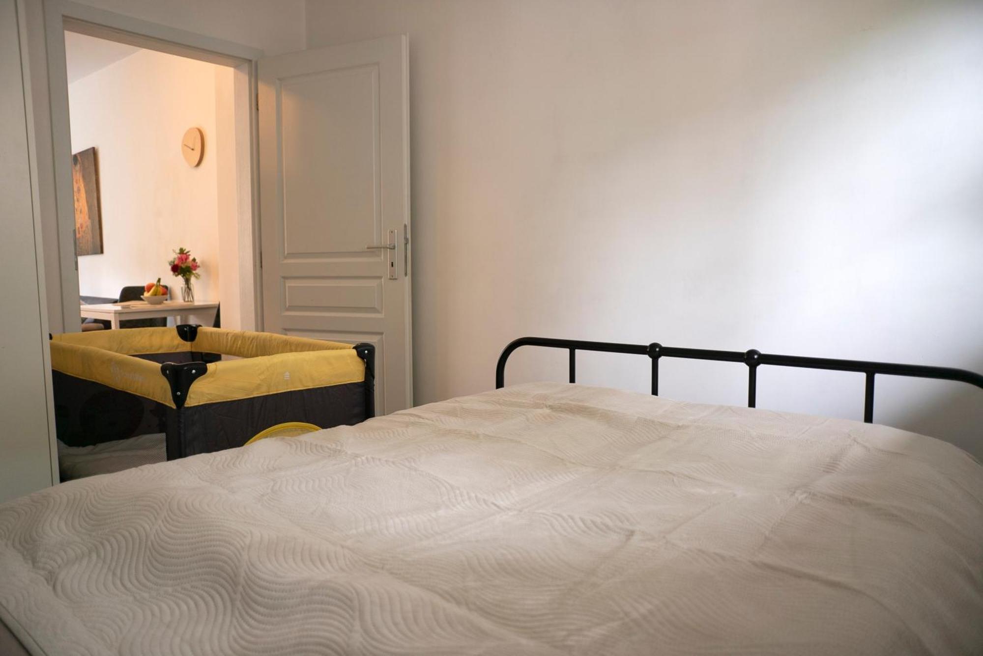 Cozy 2-room Apt, Parking Nearby * Bratislava