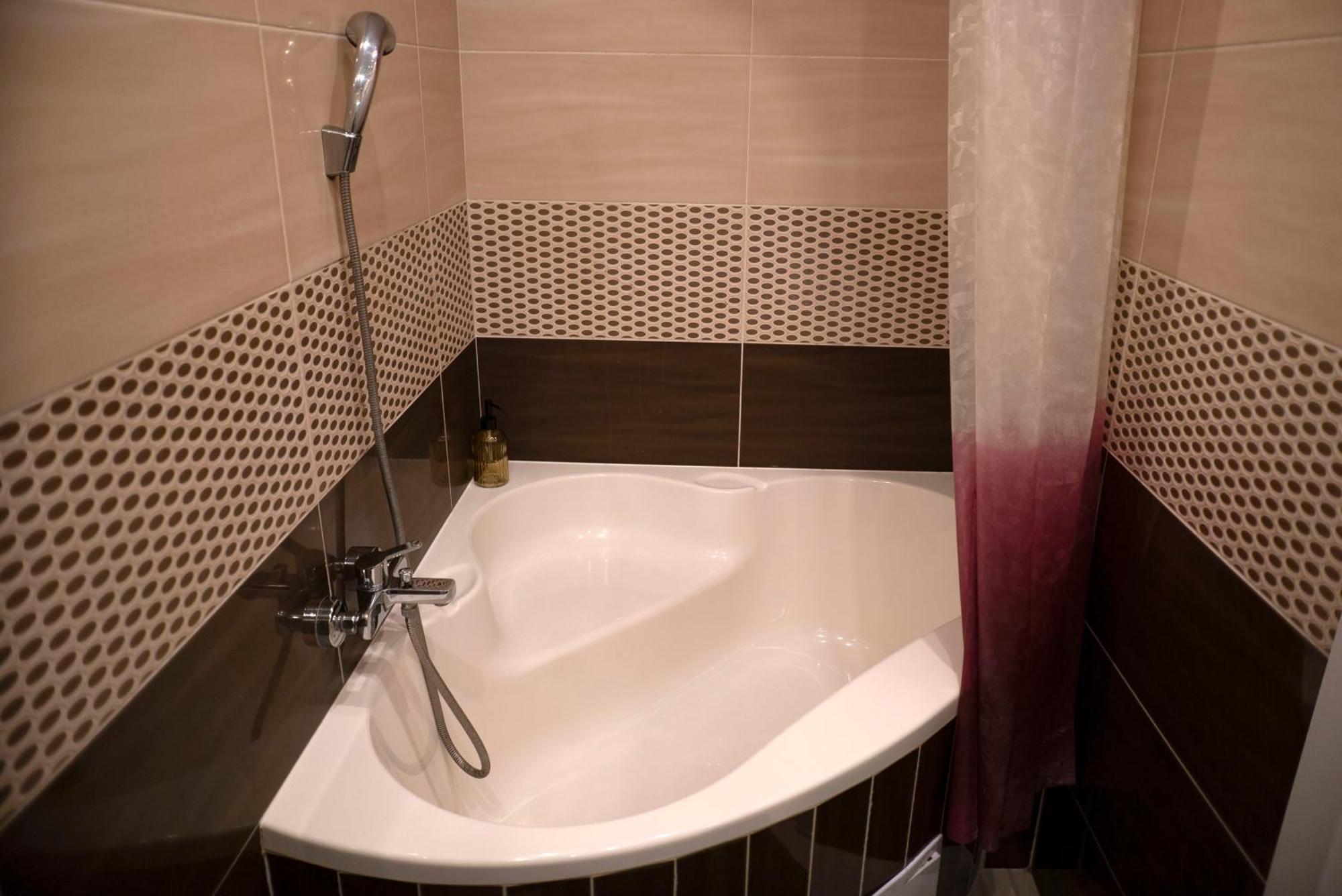 Cozy 2-room Apt, Parking Nearby Apartment