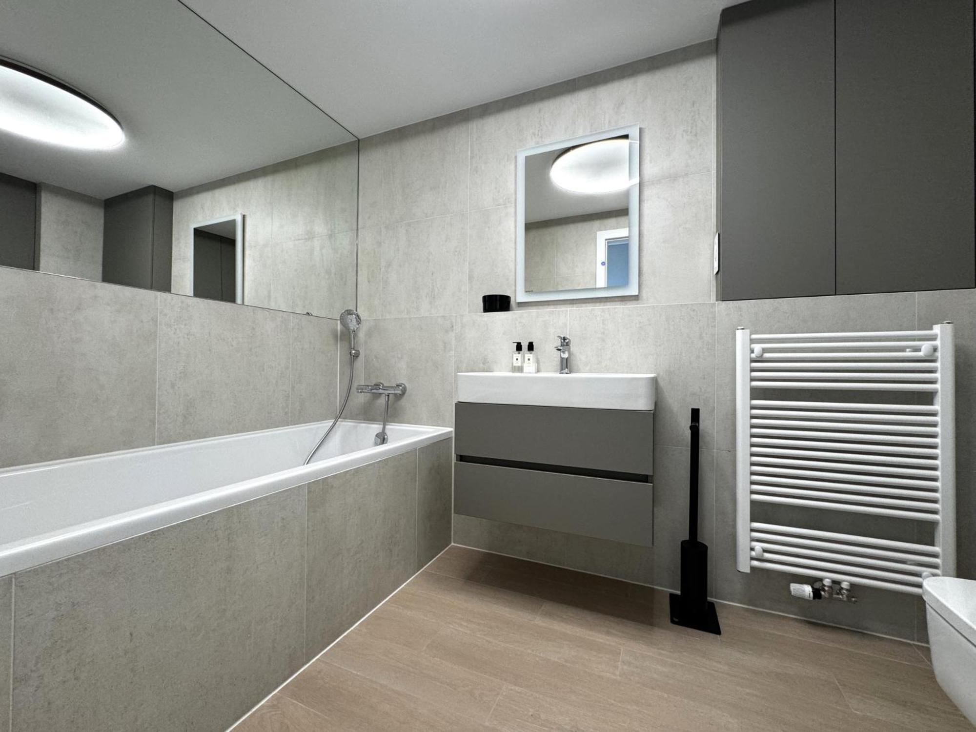 Eurovea Tower Ii Beige Apartment *