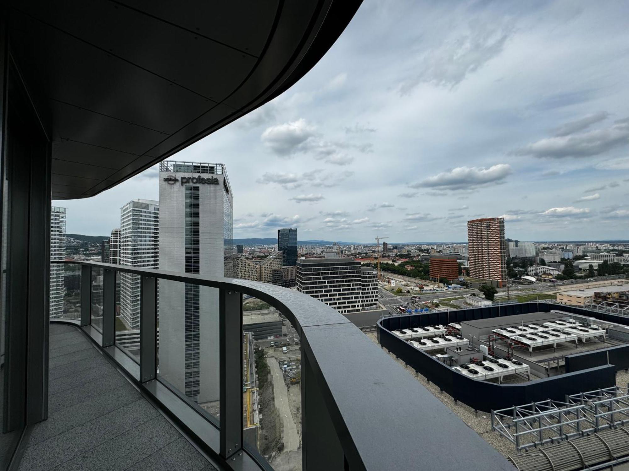 Eurovea Tower Ii Beige