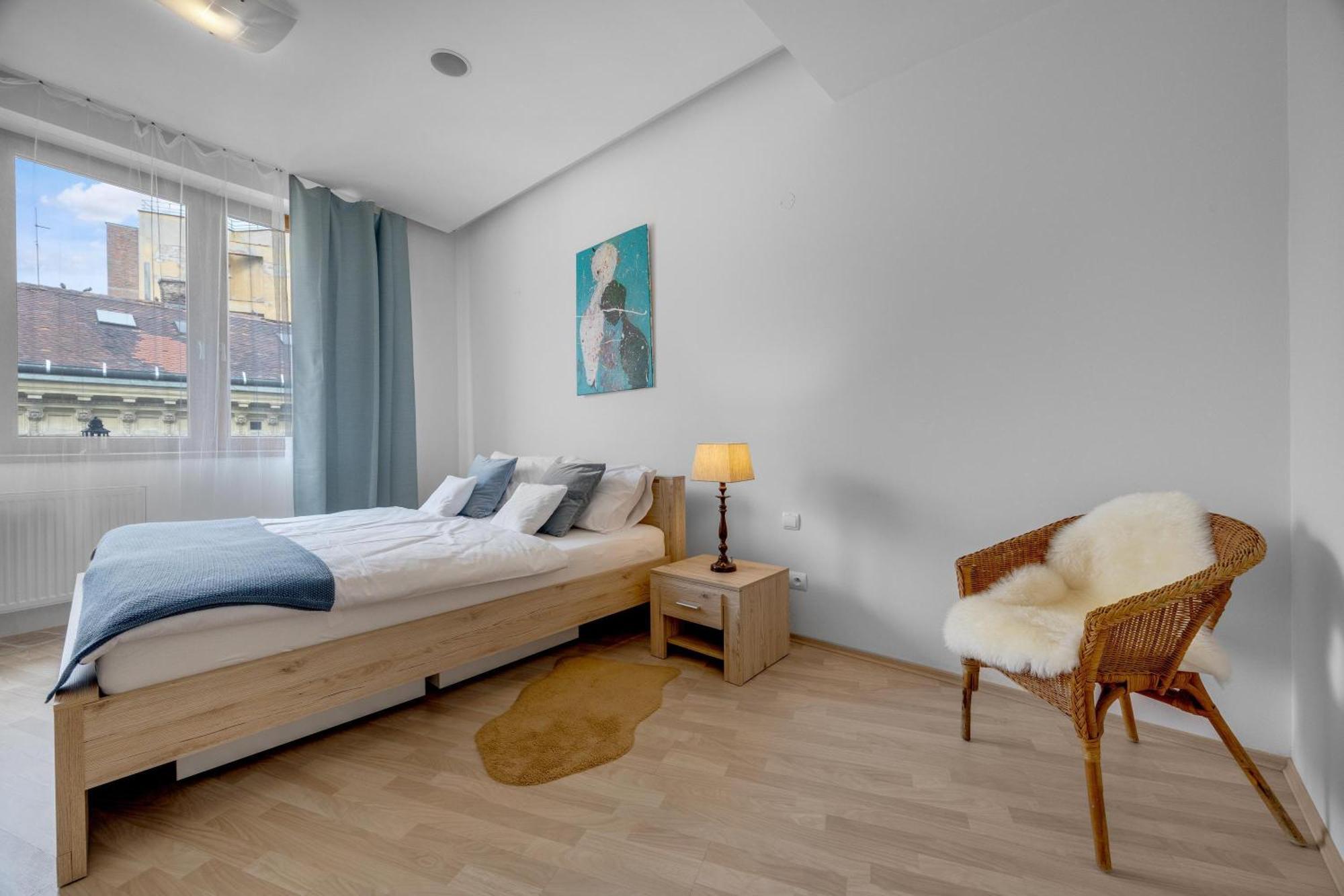 Revon Art-deco Laurinska Apartment *