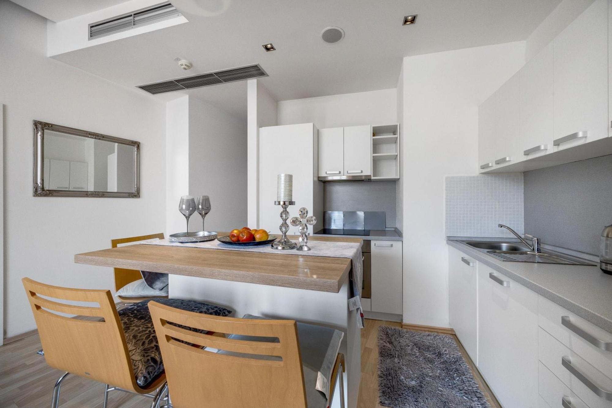 Revon Art-deco Laurinska Apartment Bratislava