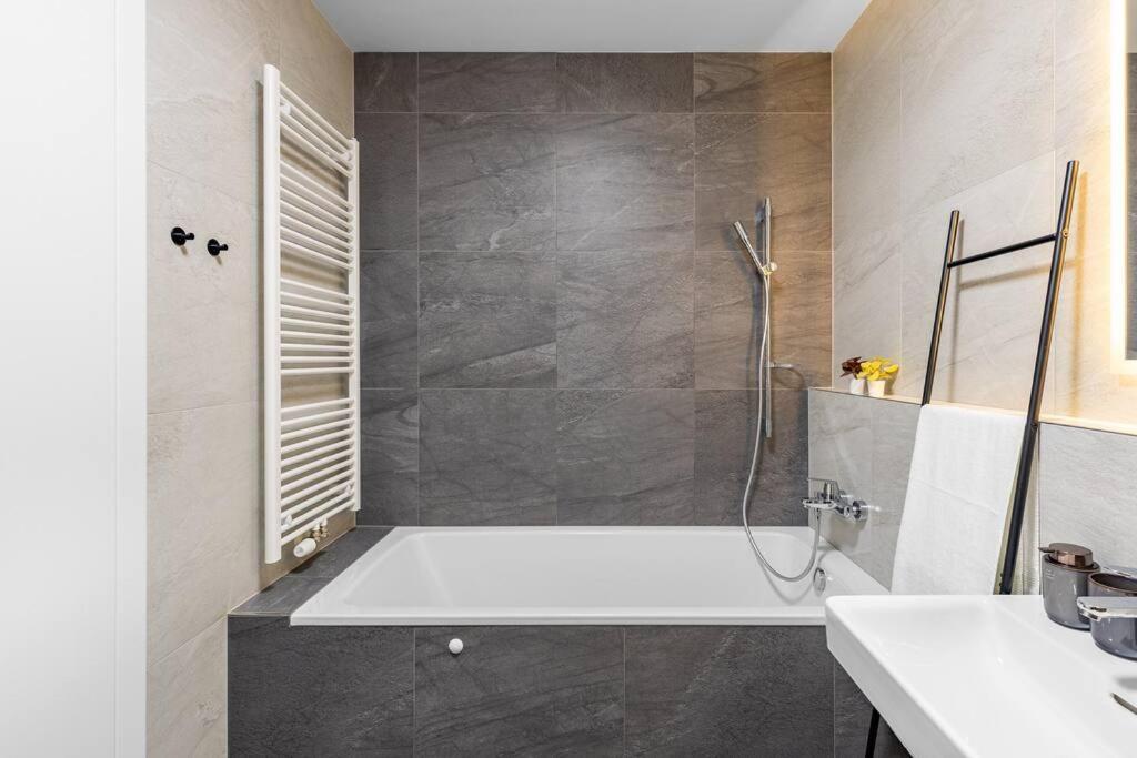 Zwirn Comfort With Balcony Apartment Bratislava