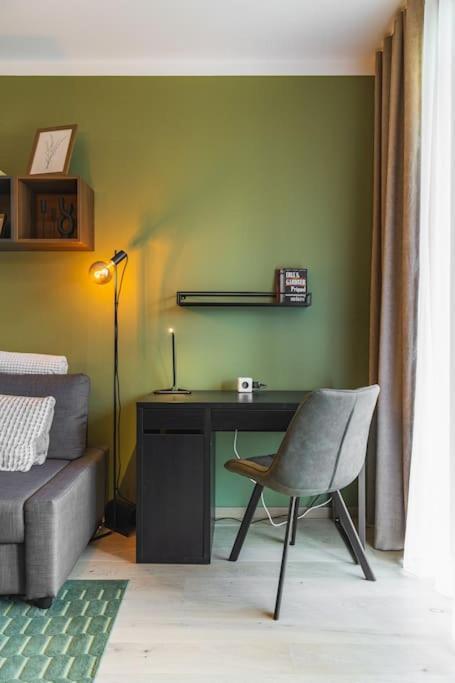 Zwirn Comfort With Balcony Apartment