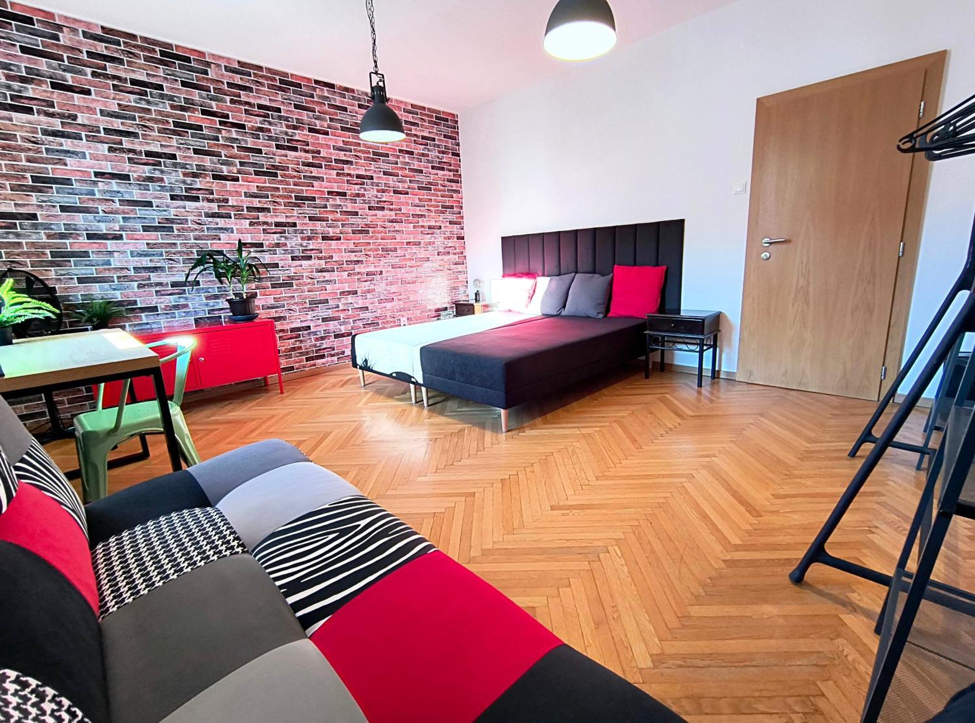 Big - 4 Bedroom, 2 Bathroom With Ac Apartmán *