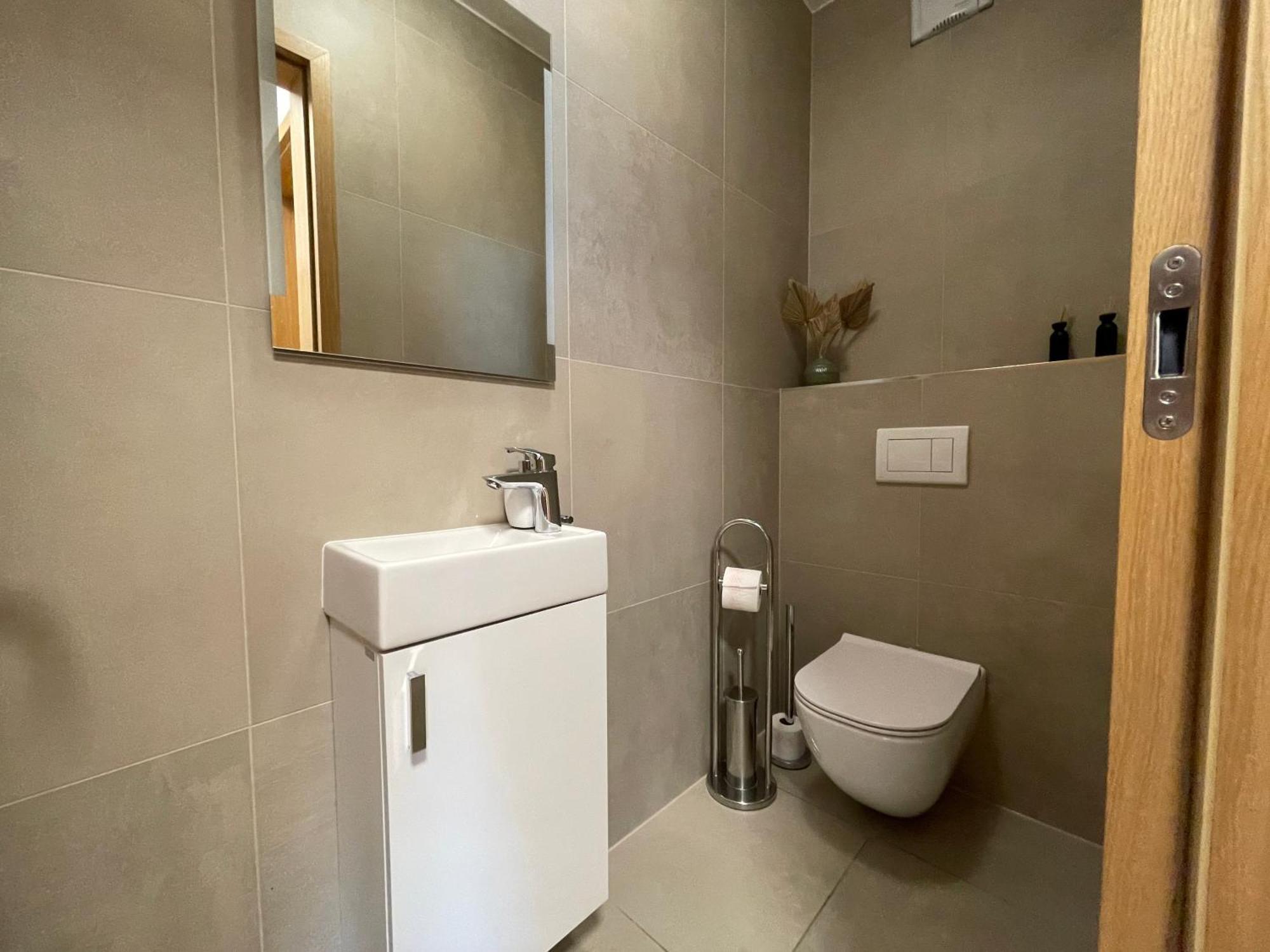 V Iii Veziach S Vyhladom, Pri Stadione A S Garazou Zadarmo Apartment *