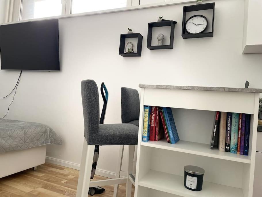 Apartment Minimalistic *
