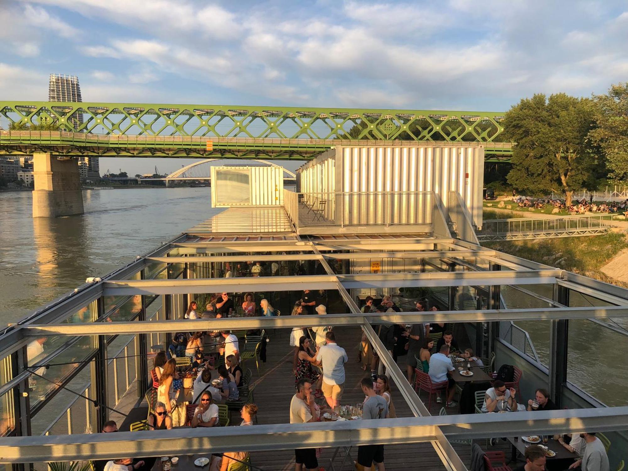 Hotel Sundeck - Party Boat Bratislava