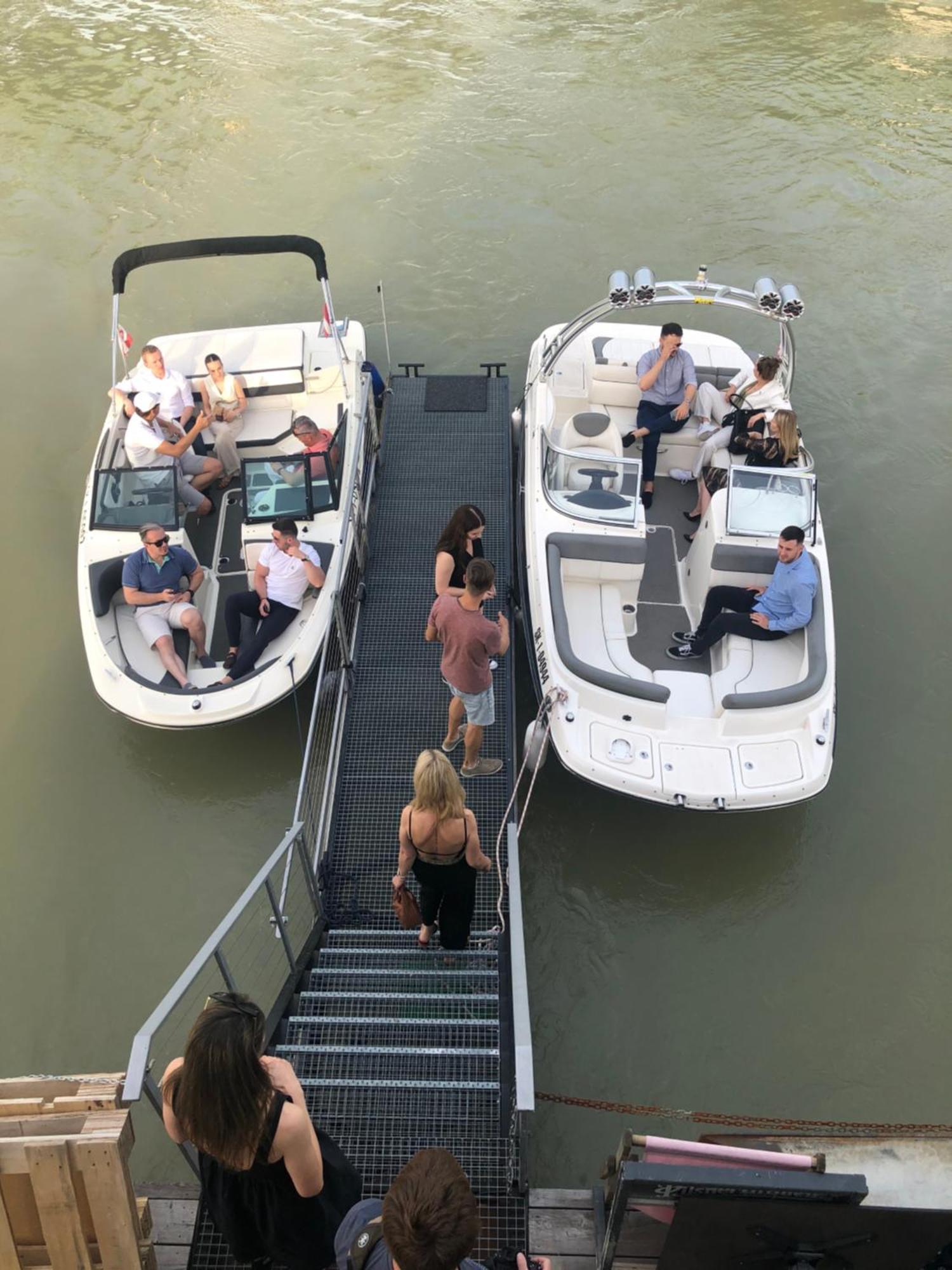 Hotel Sundeck - Party Boat *