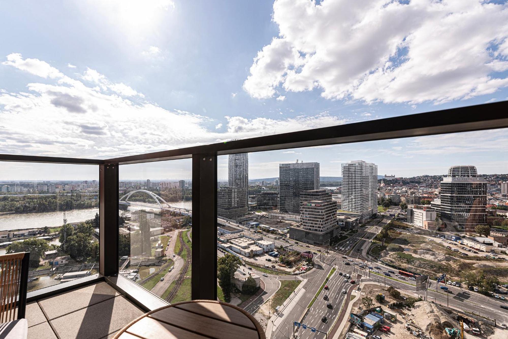 Apartment Klingerka Apartment, 25th Floor With Free Parking And View Of Castle And Danube
