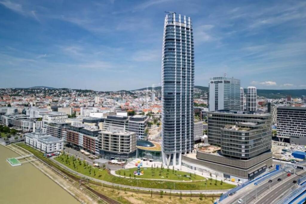 Apartment Highest In Slovakia 34th Floor Eurovea Tower *