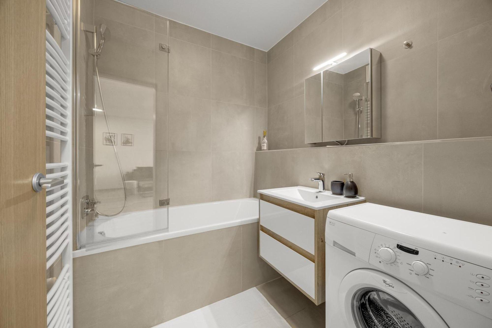 Apartment V Iii Veziach S Vyhladom, Pri Stadione A S Garazou Zadarmo