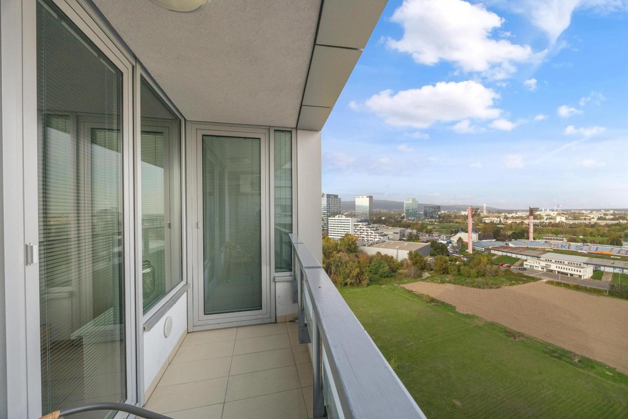 V Iii Veziach S Vyhladom, Pri Stadione A S Garazou Zadarmo Apartment Bratislava