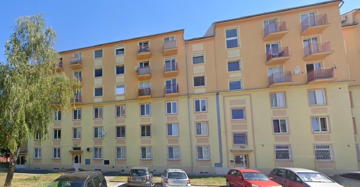 1 With Balcony, Dolezalova Street Apartment Bratislava