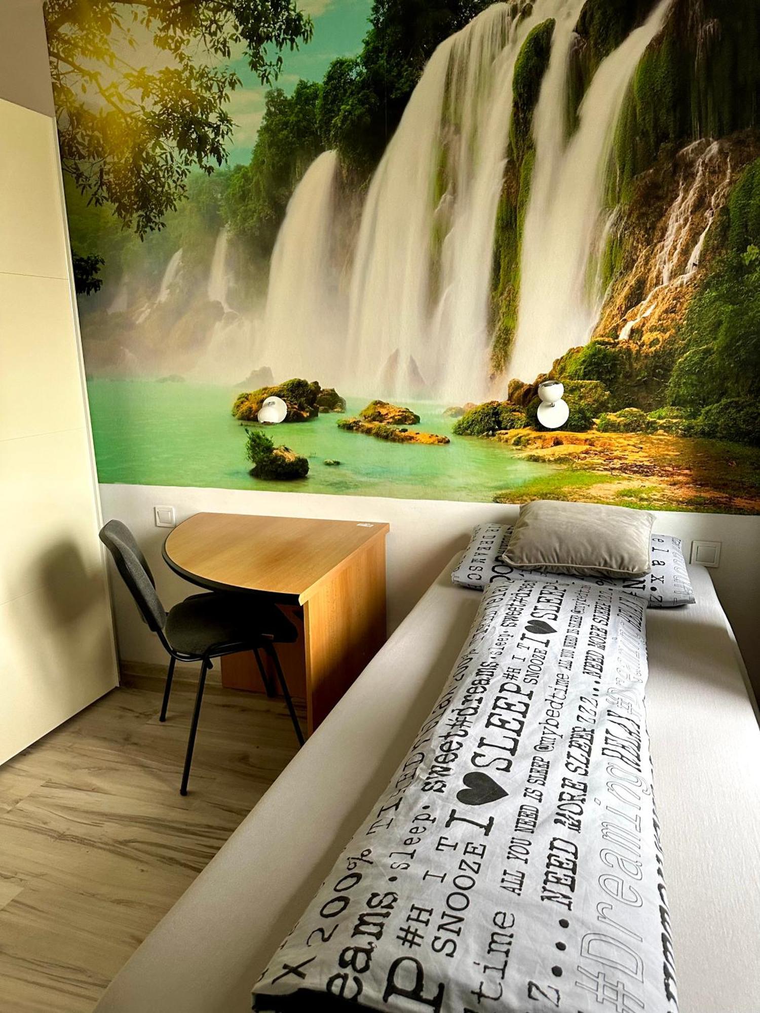 Vlastna Izba 5min Od Letiska Homestay *