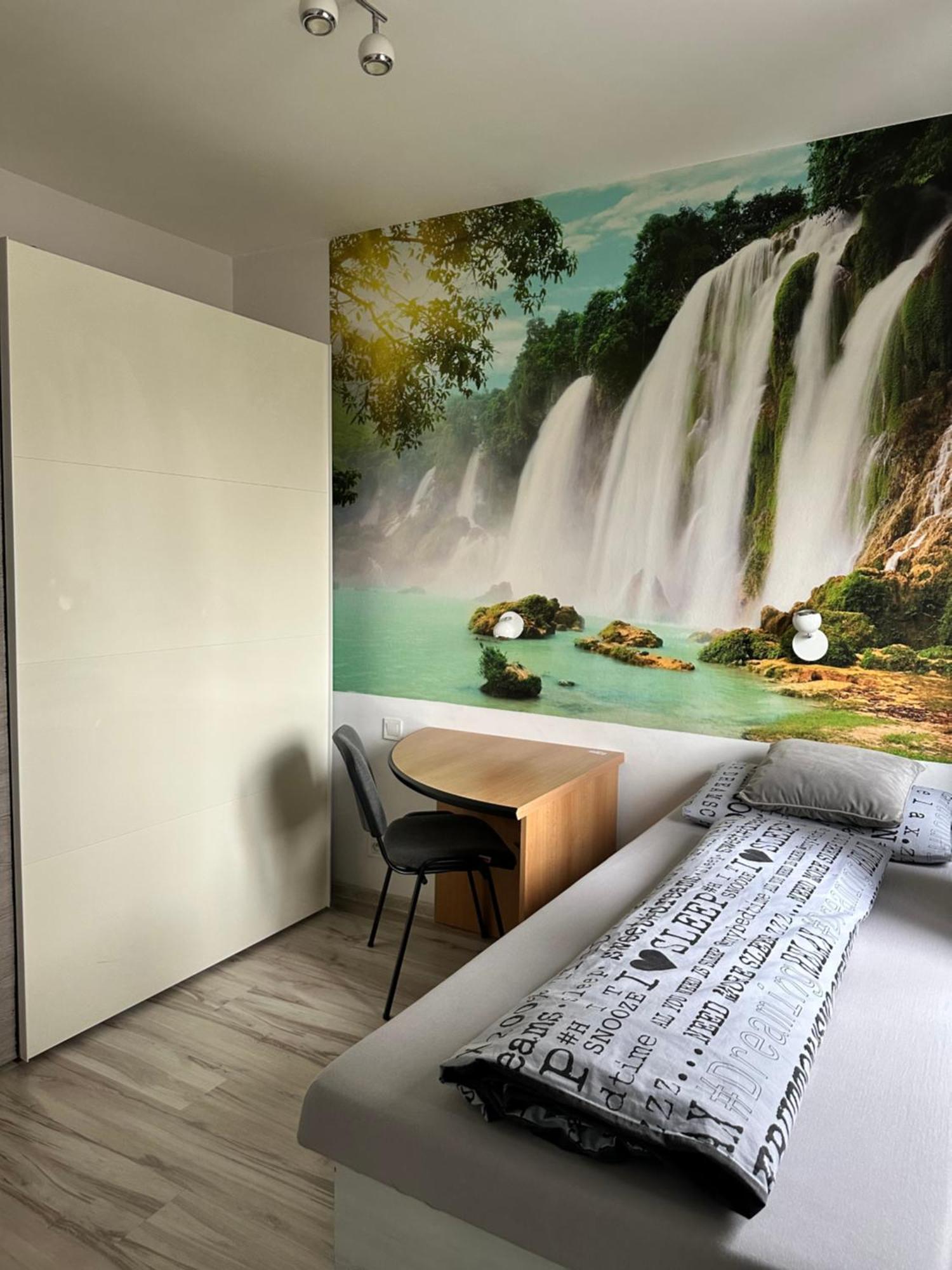 Vlastna Izba 5min Od Letiska Homestay