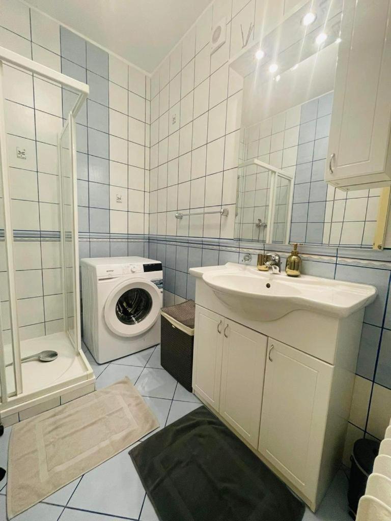 Lovely 2bdr In Center, Wifi & Self-check In Bratislava