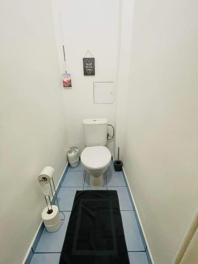 Lovely 2bdr In Center, Wifi & Self-check In Apartment