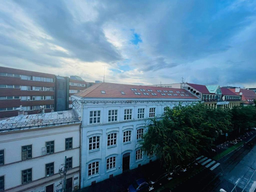 Lovely 2bdr In Center, Wifi & Self-check In Apartment *