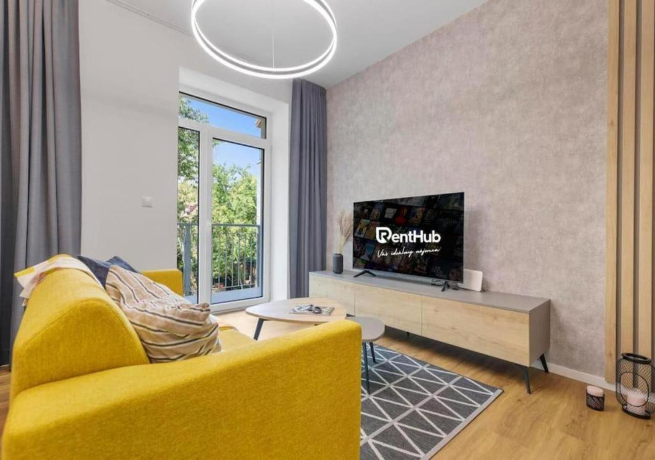 Modern Near Train Station With Balcony #7 *