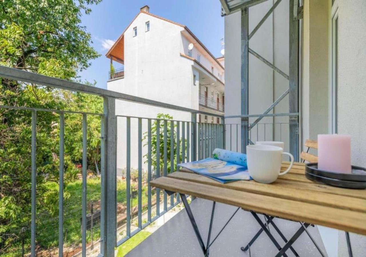 Appartamento Modern Near Train Station With Balcony #7 *
