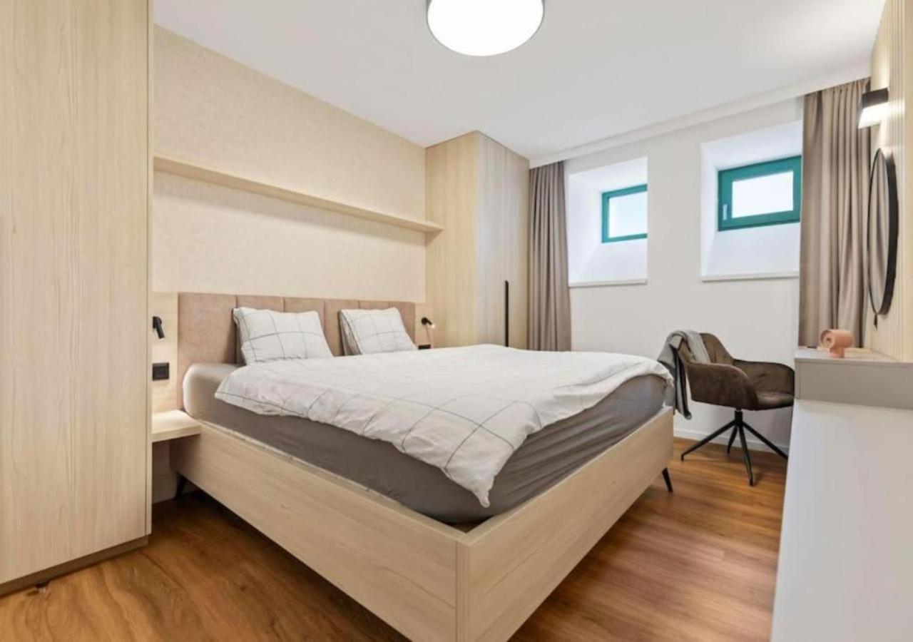Train Station With Terrasse 1 Apartamento Bratislava