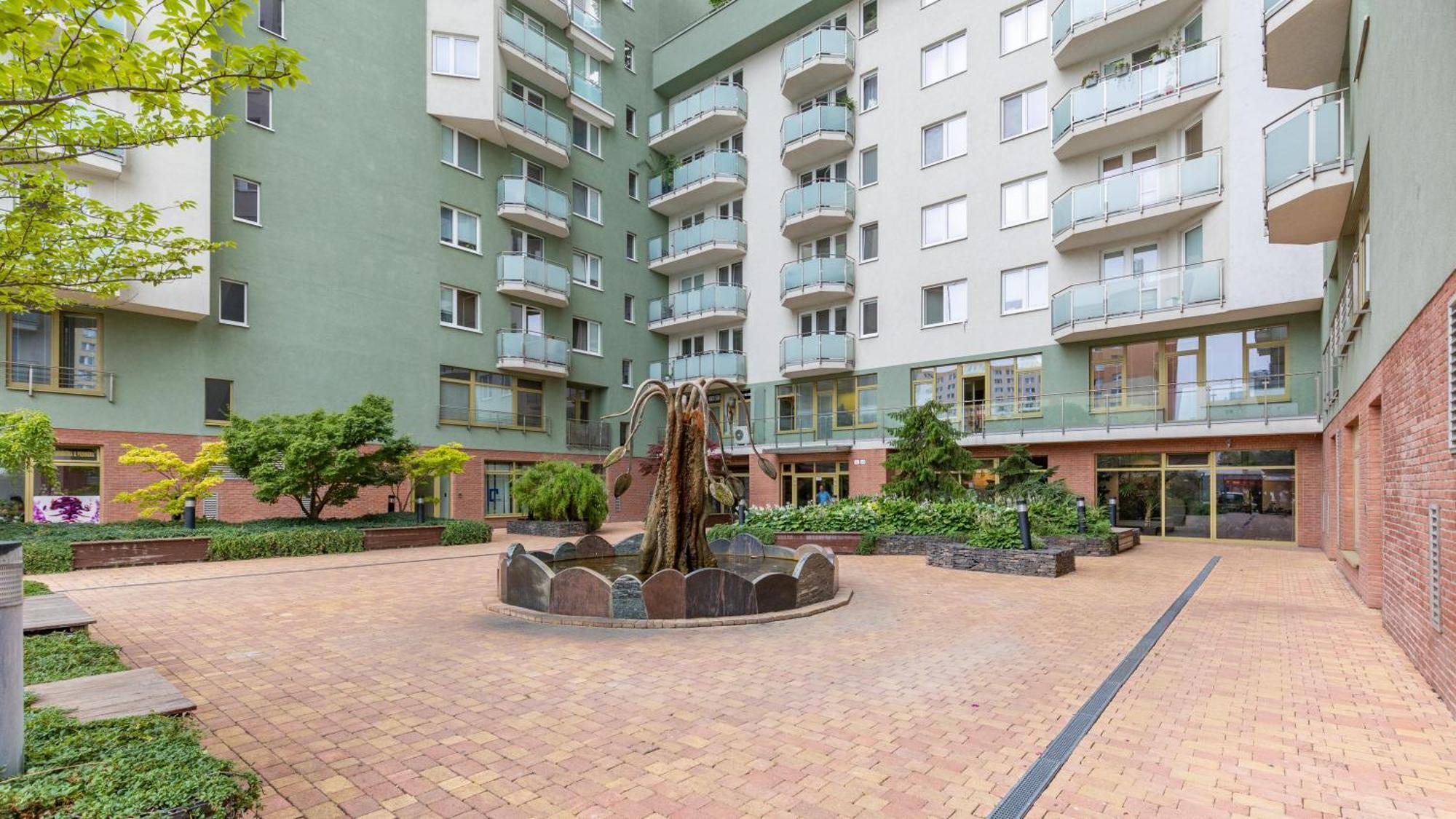 Bosakova Retreat With Balcony Apartment *