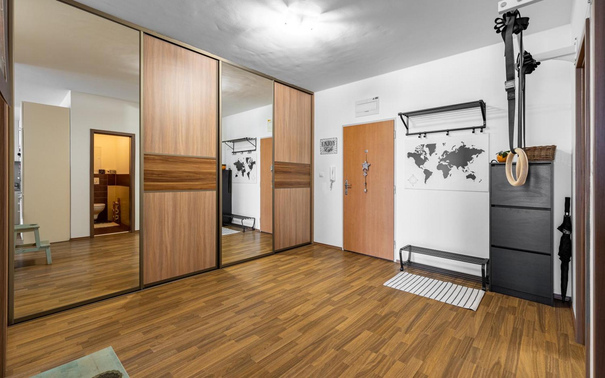 Bosakova Retreat With Balcony *