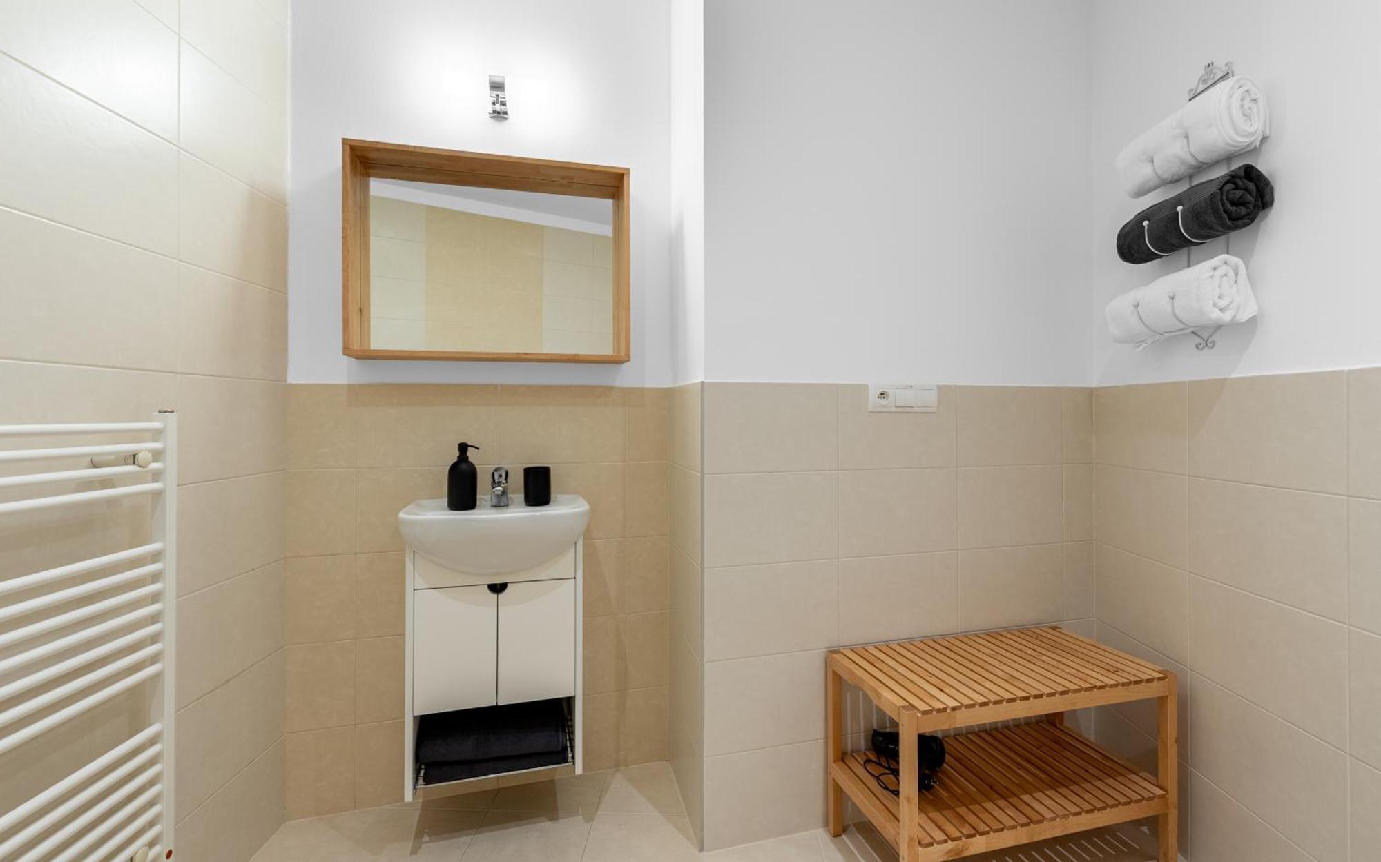 Gate Downtown Escape Apartment