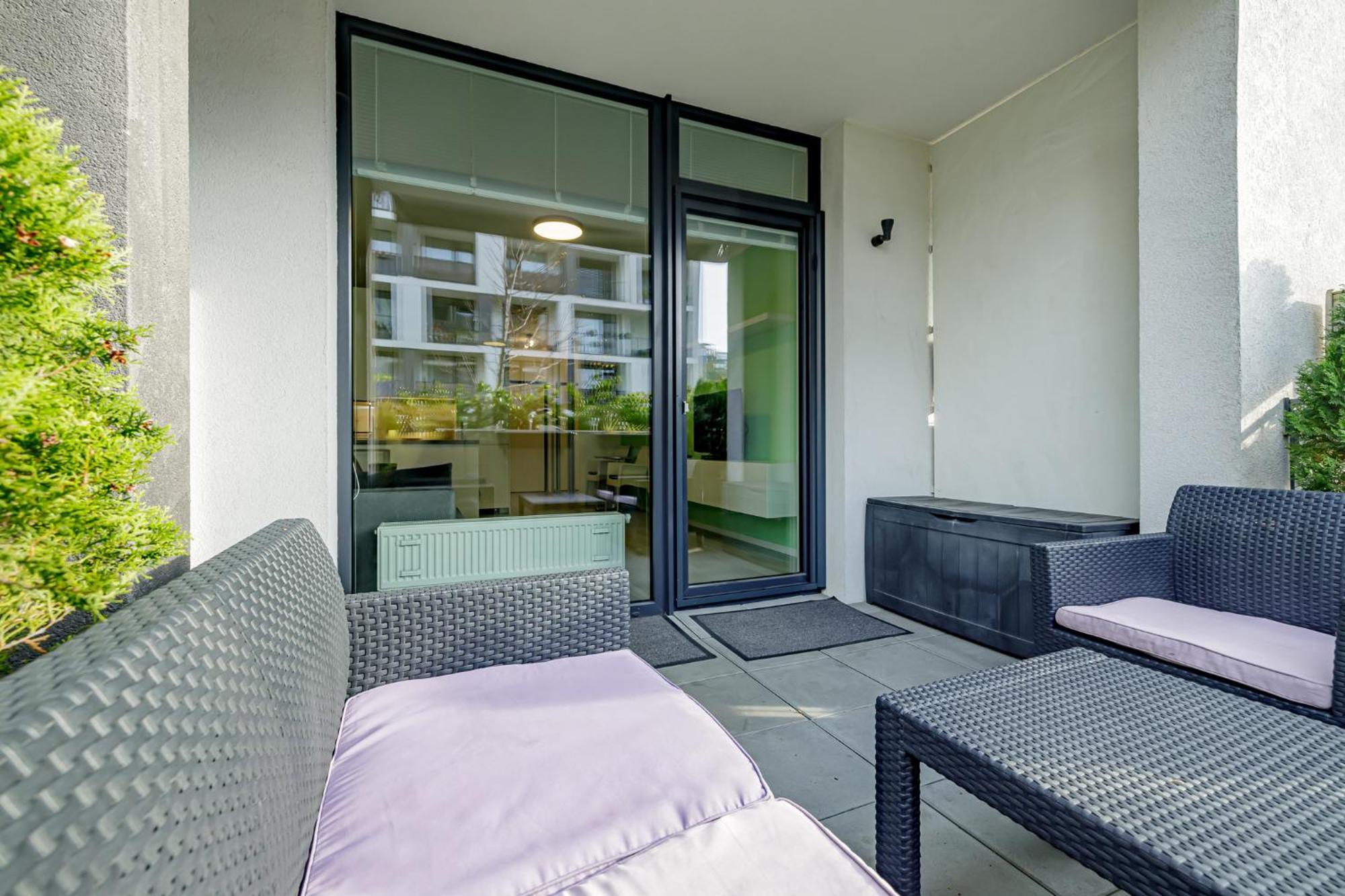 Ahoj Park, Terrace Vibes Studio, Private Parking Apartment *