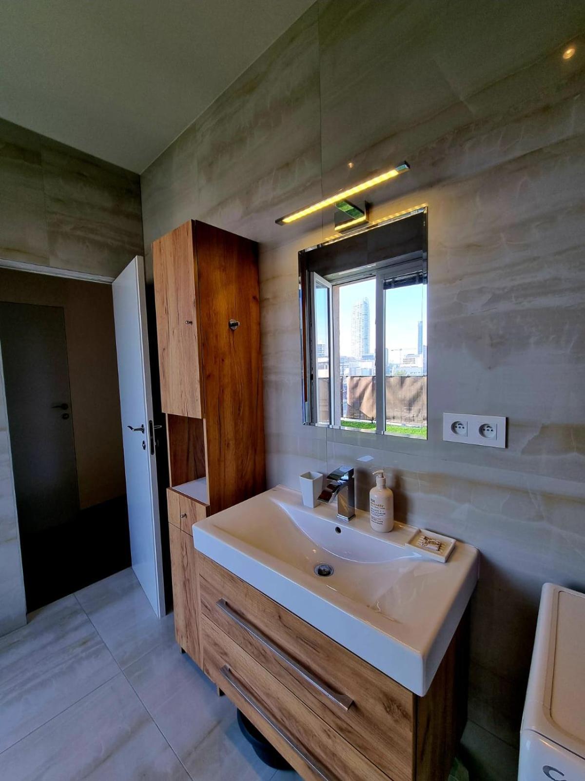 Apartment Premium Old Town Huge Terasse Near Eurovea With Amaznig View