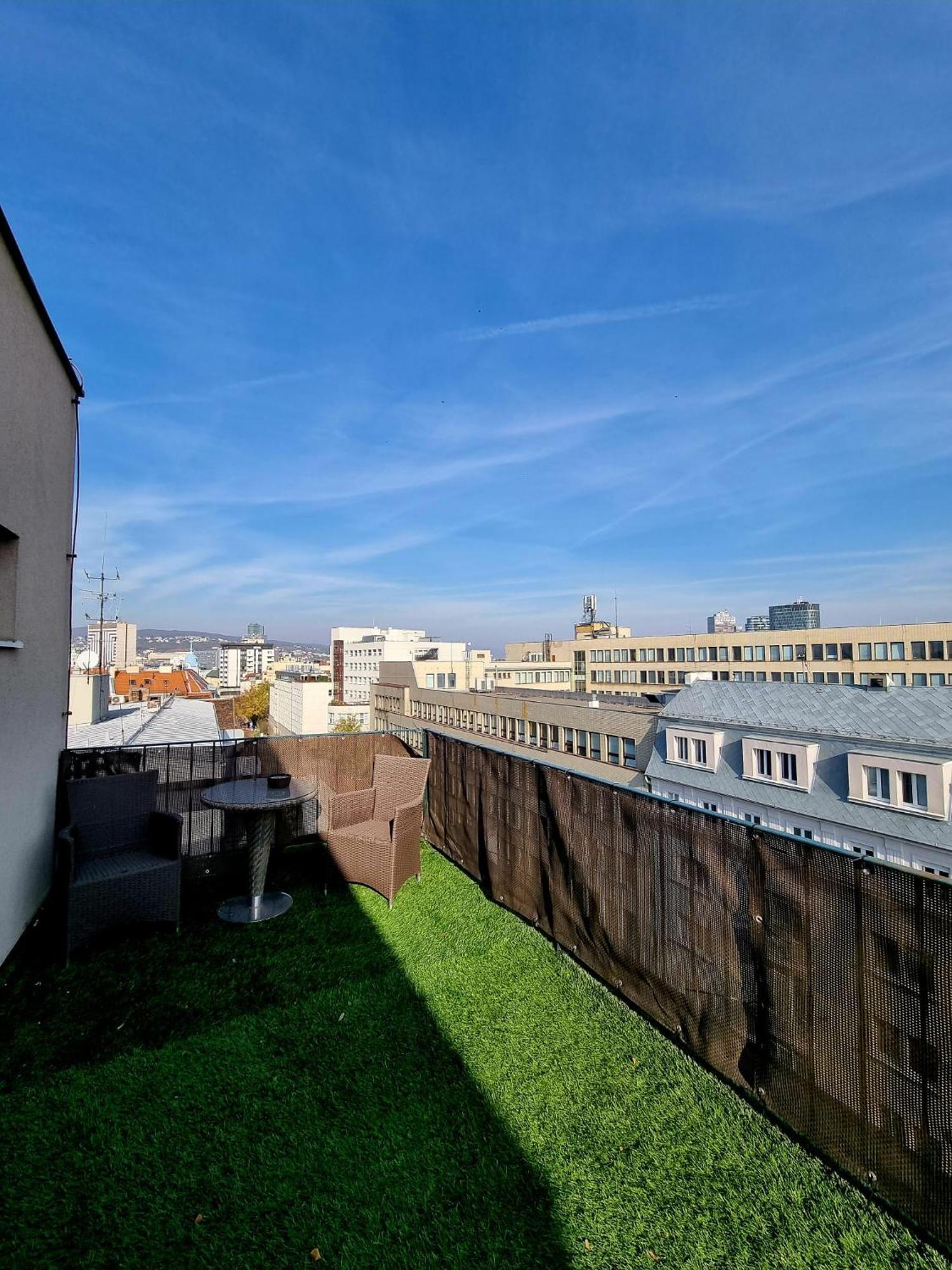 Apartment Premium Old Town Huge Terasse Near Eurovea With Amaznig View Bratislava