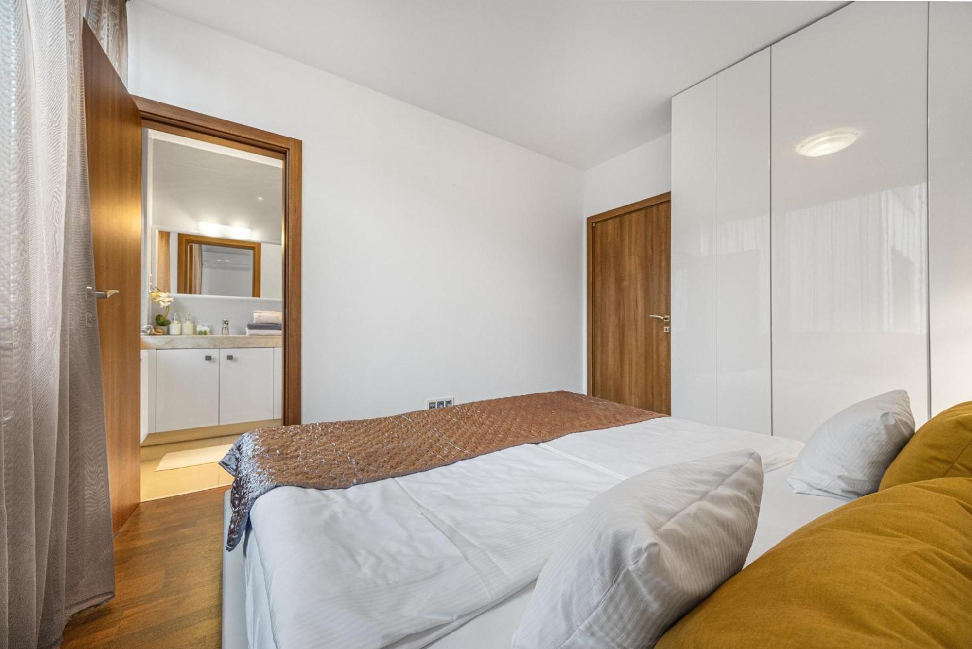 Revon Business 48 Dunajska Bratislava