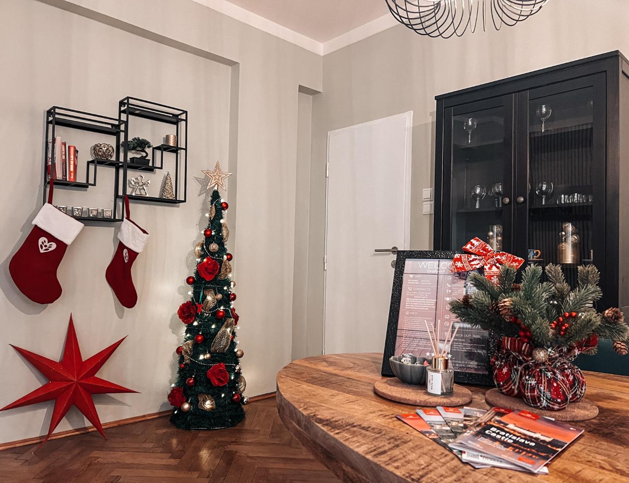 96m2 Of Comfort And Style: 4bd In Old Town Apartment *