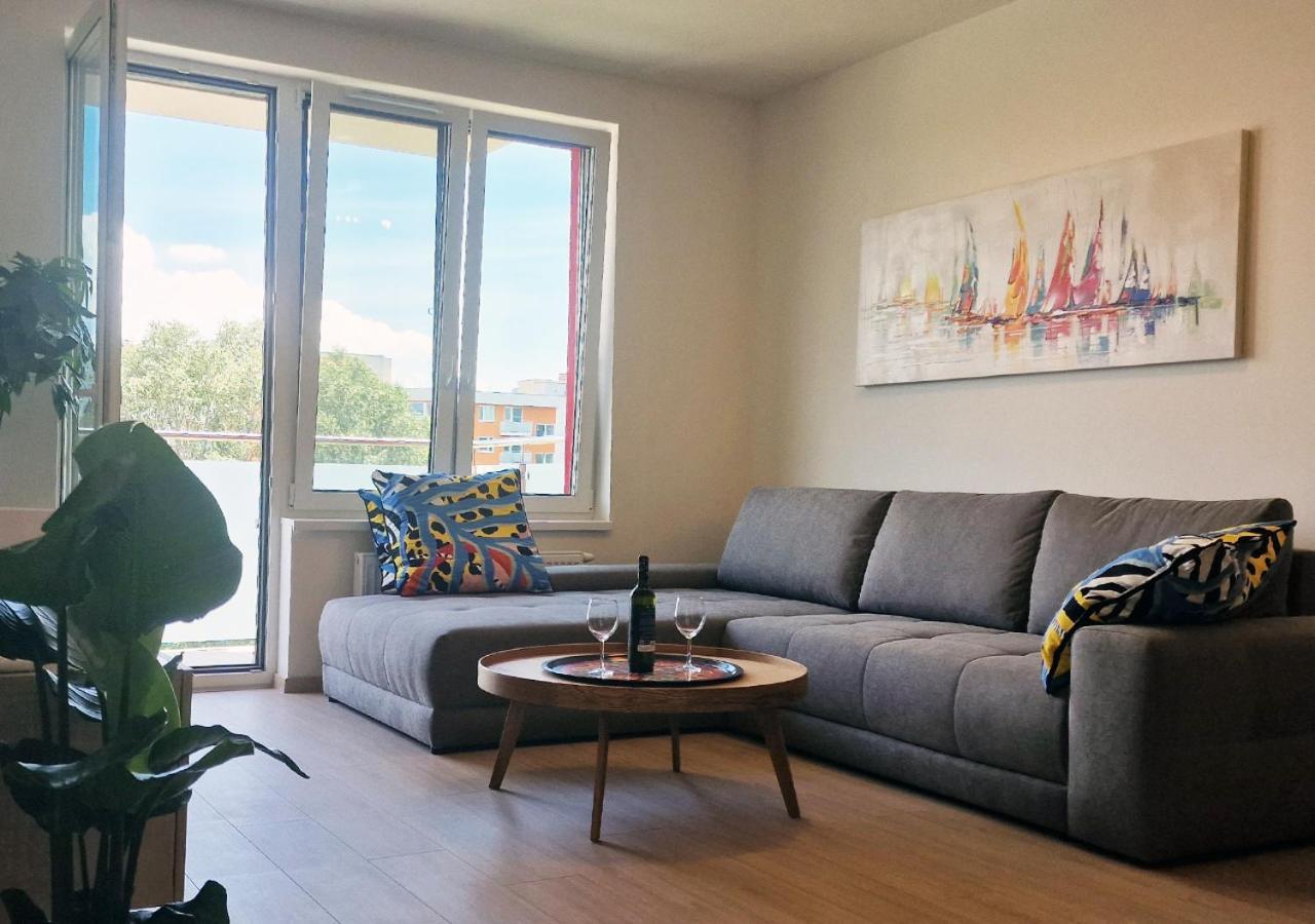 Two Check In -a Apartment *