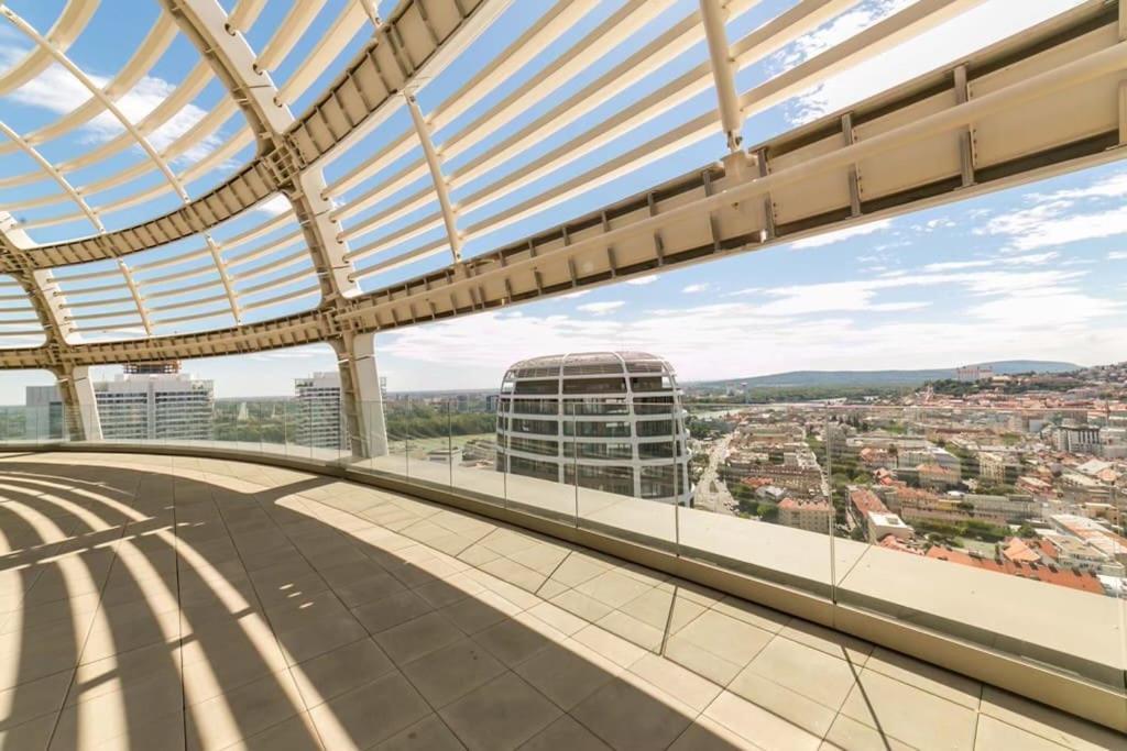 Apartment Skypark Tower 3-2 Bedroom Luxe With Free Parking Bratislava