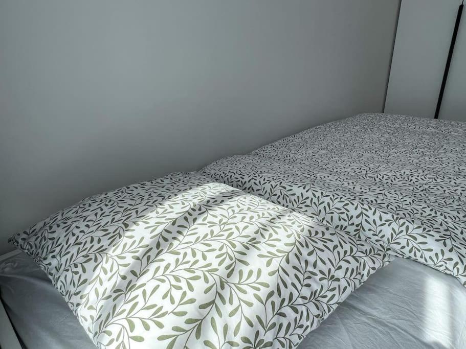 Apartment 3br Stadium Getaway - Parking Bratislava