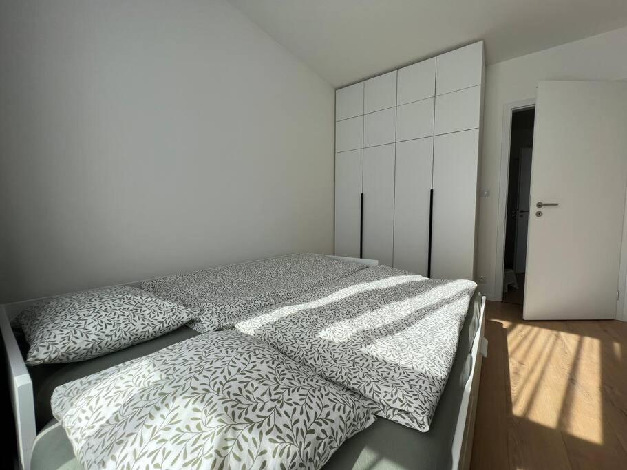 3br Stadium Getaway - Parking