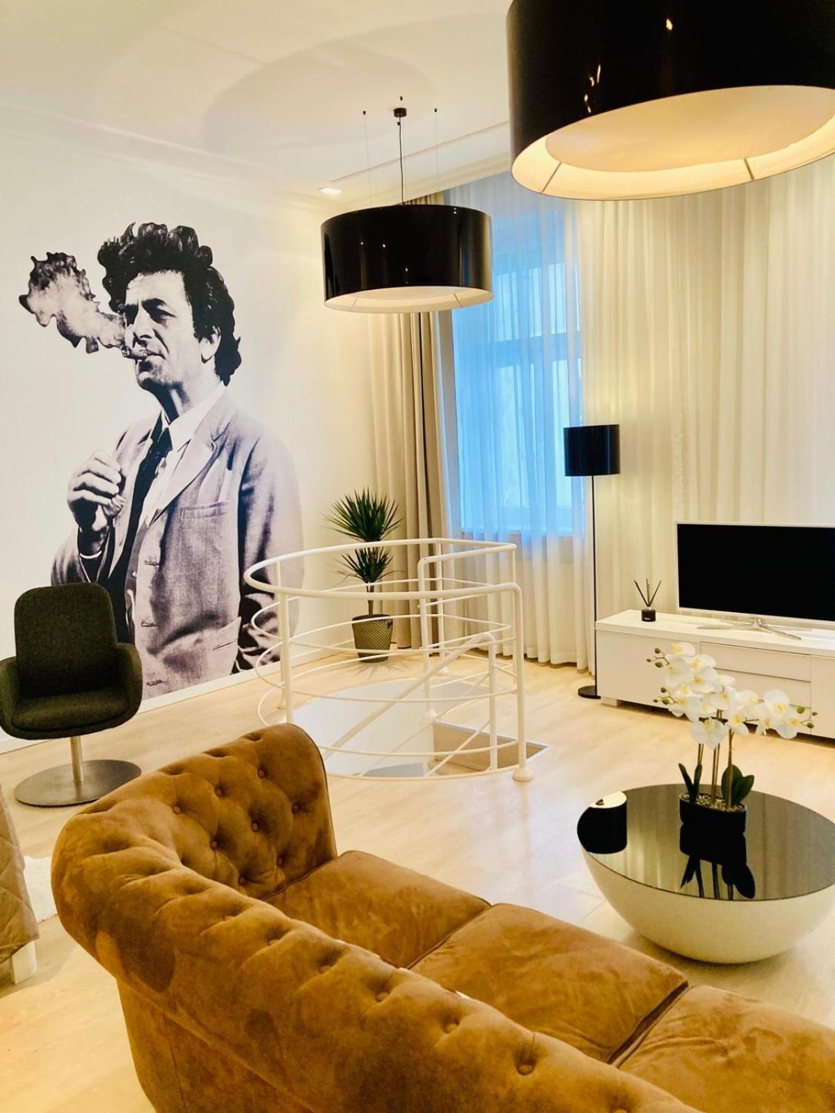 Royal In Old Town Apartment *