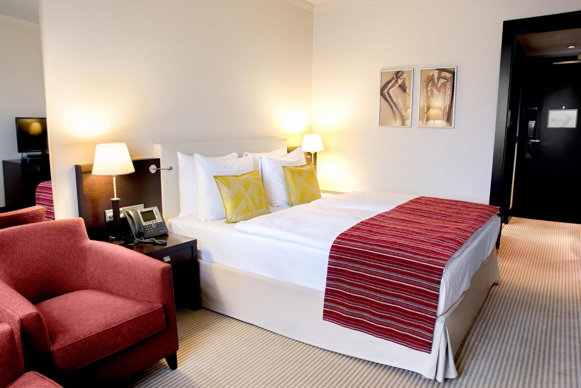 Crowne Plaza By Ihg