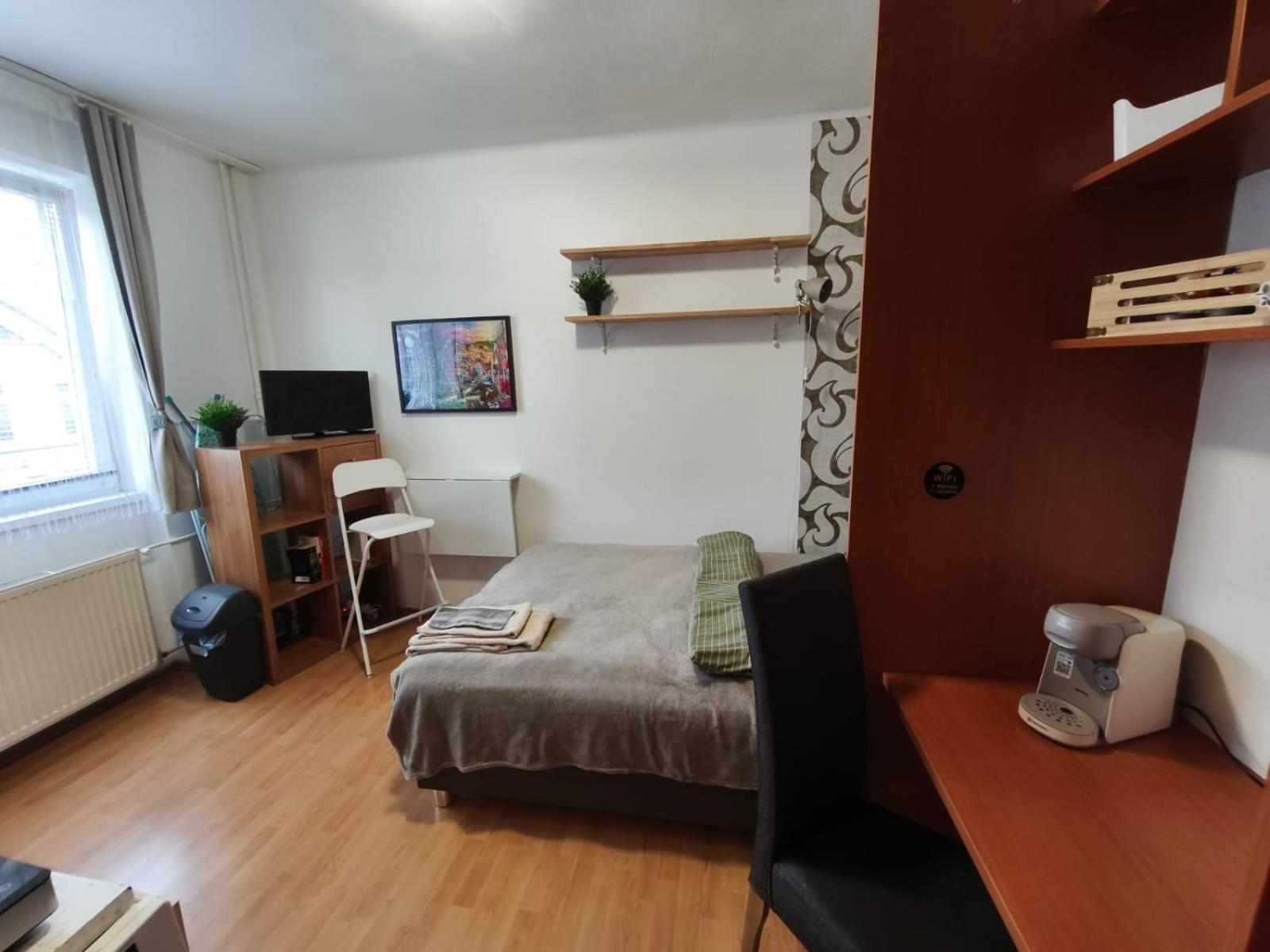 Petite Urban Oasis Apartment Bratislava