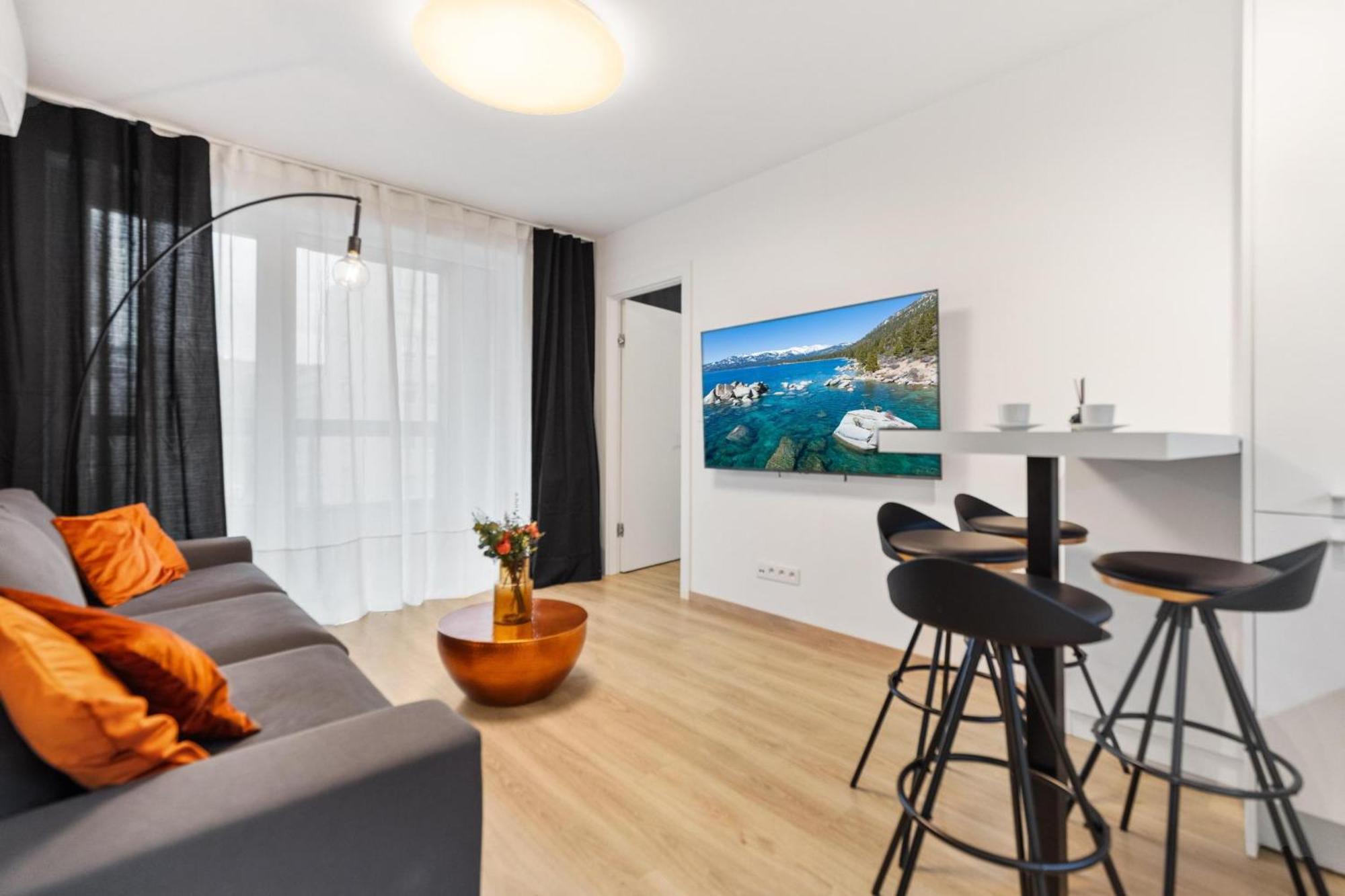 Lam Urban - Balcony Apartment