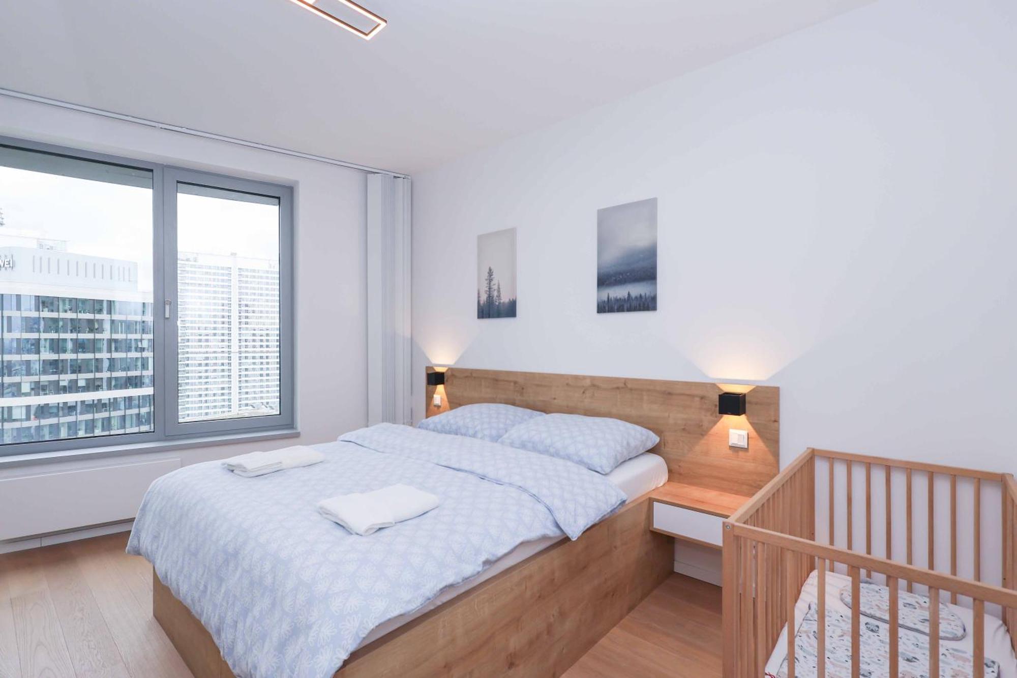 Skypark Tower 3-2 Bedroom Luxe With Free Parking * Bratislava