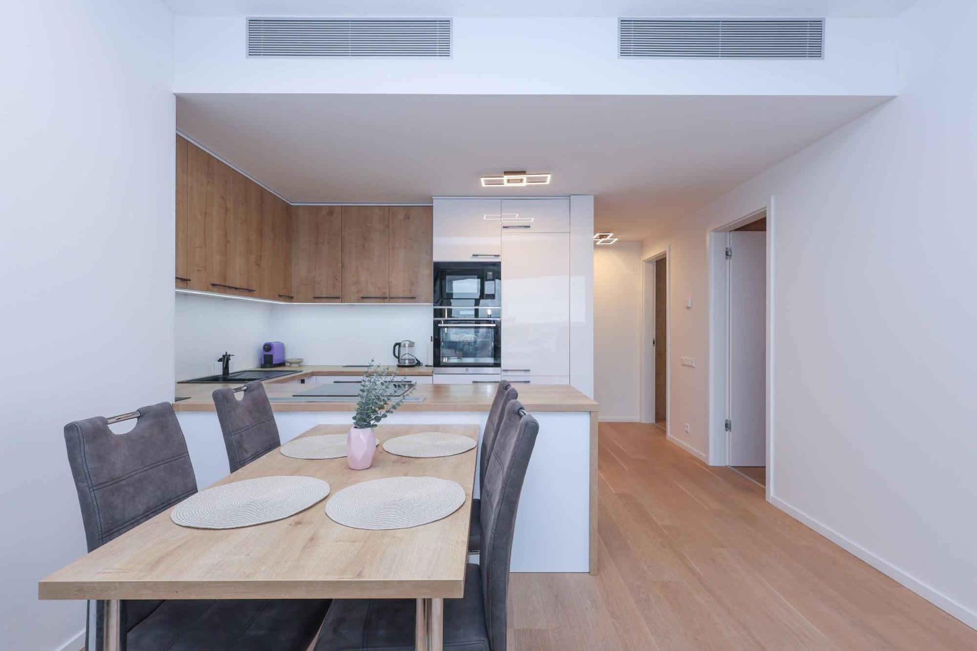 Skypark Tower 3-2 Bedroom Luxe With Free Parking Apartment