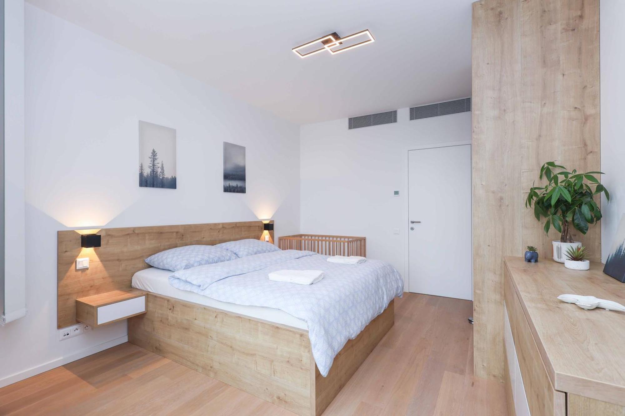 Skypark Tower 3-2 Bedroom Luxe With Free Parking Apartment Bratislava